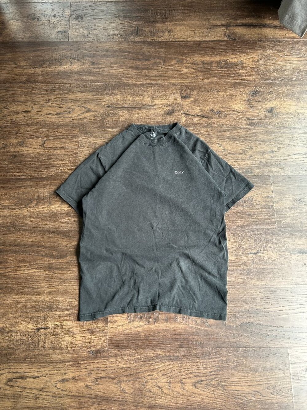 Obey Graphic T-Shirt - M
